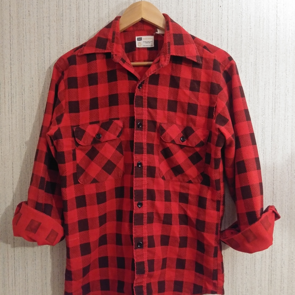 Vintage classic 1970s red plaid Flannel